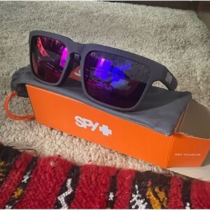 SPY  SUNGLASSES HELM SOFT MATTE PLUM